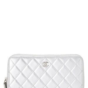 CHANEL Metallic Silver Quilted Clutch/Wallet
